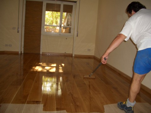 Verniciatura parquet in Rovere Slavonia